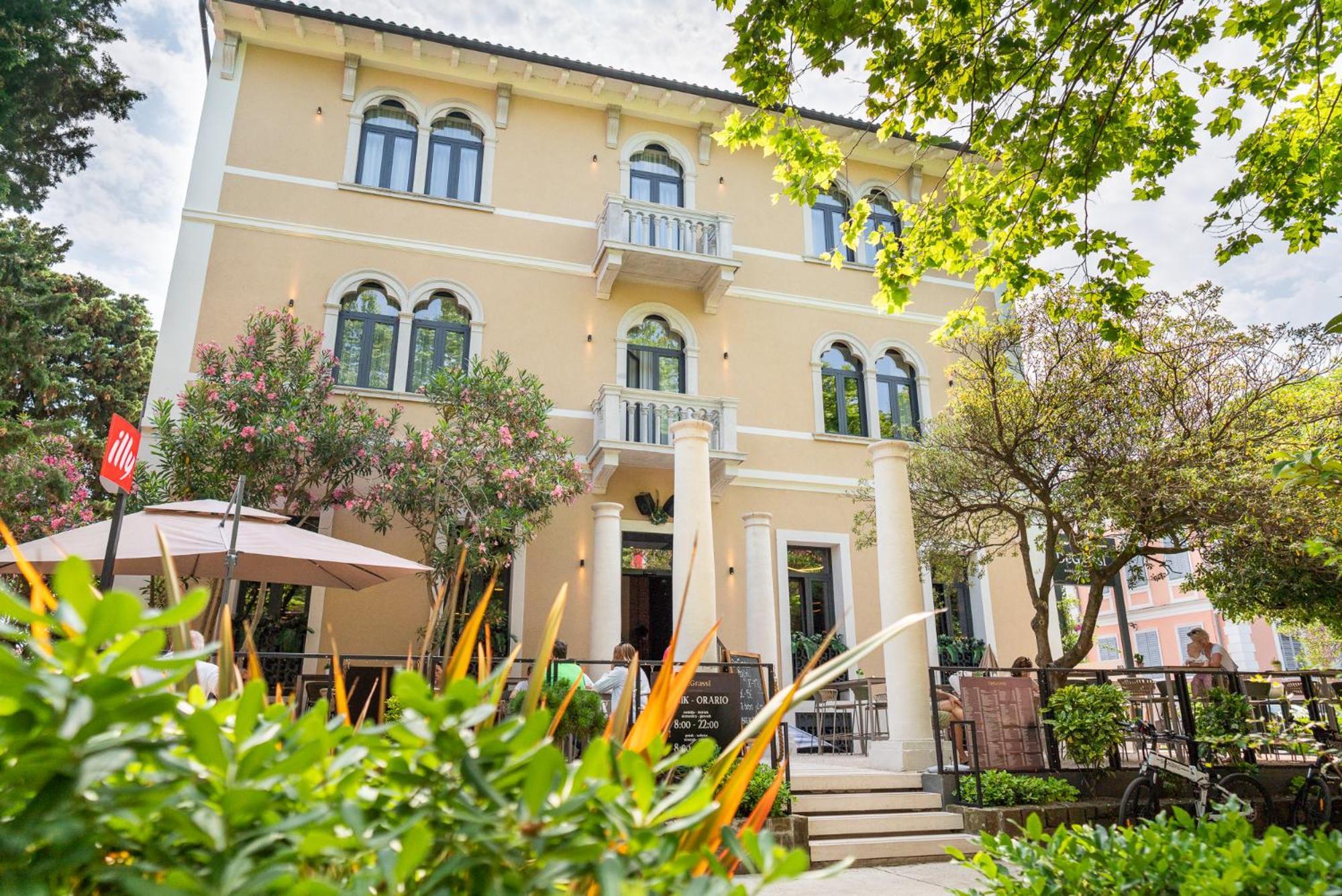 Degrassi Boutique Garni Hotel Изола Экстерьер фото